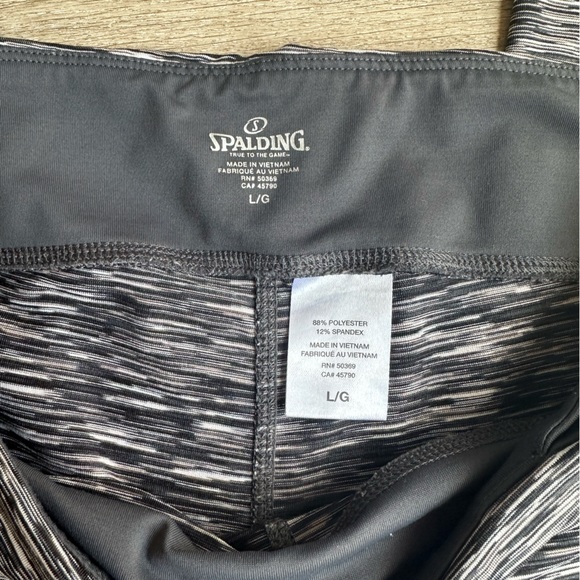 Spalding Cropped Legging - Picture 3 of 3